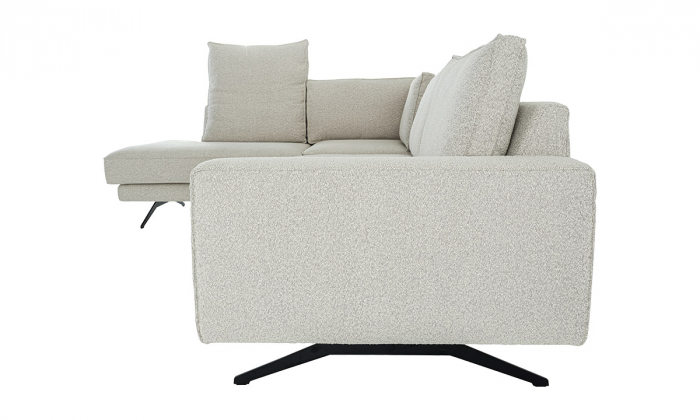 Beige couch von ADA . Mindful Living Herausragende Qualität trifft Design