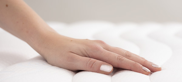 Hochwertige Matratze für optimalen Schlafkomfort, gefertigt aus nachhaltigen Materialien für einen guten und gesunden Schlaf.