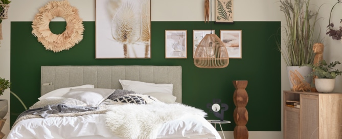 Modernes und helles Schlafzimmer im Boho-Stil mit Bett Nirina