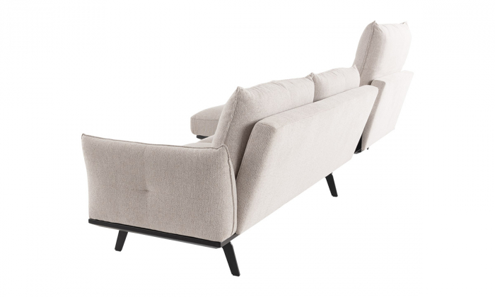Couch Caltha - 8 - ADA Mindful Living präsentiert das Caltha Sofa - Symbol für Sorgfalt und hochwertige, europäische Möbelherstellung.