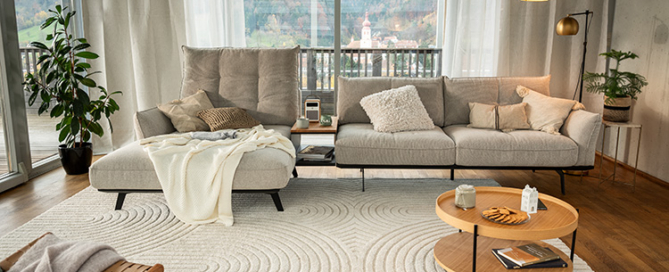 Leichtes Sofa: CALTHA