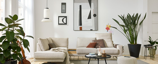 Sofa NOVARA mit Pflanzen-Deko