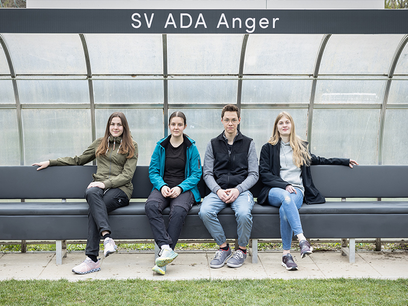 Lehrlingsprojekt zwischen ADA Möbel und SV ADA Anger
