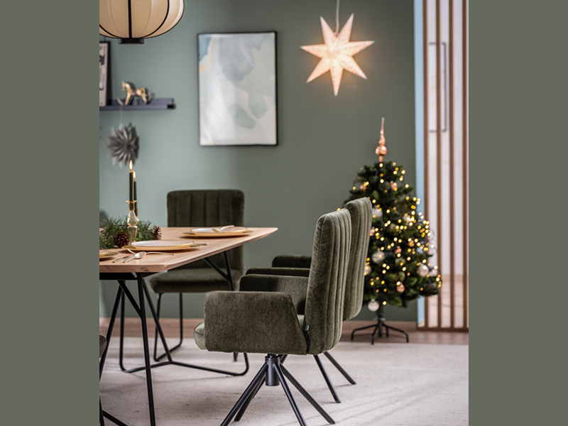 Dulcis_EG_ITN363_Weihnachten_D12_800x600px Essgruppe DULCIS von ADA in grünem Samt mit Essstühle mit Lehne und Weihnachtsdeko