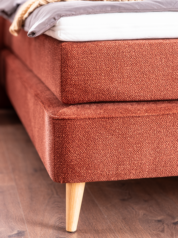 Ecke von Boxspringbett NERONI